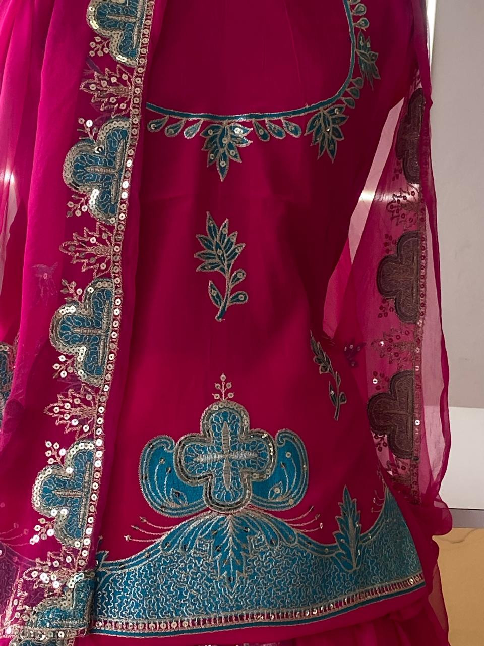 Natural crep Poshak