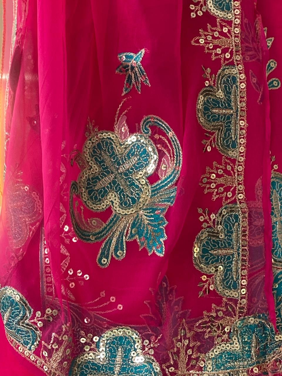 Natural crep Poshak