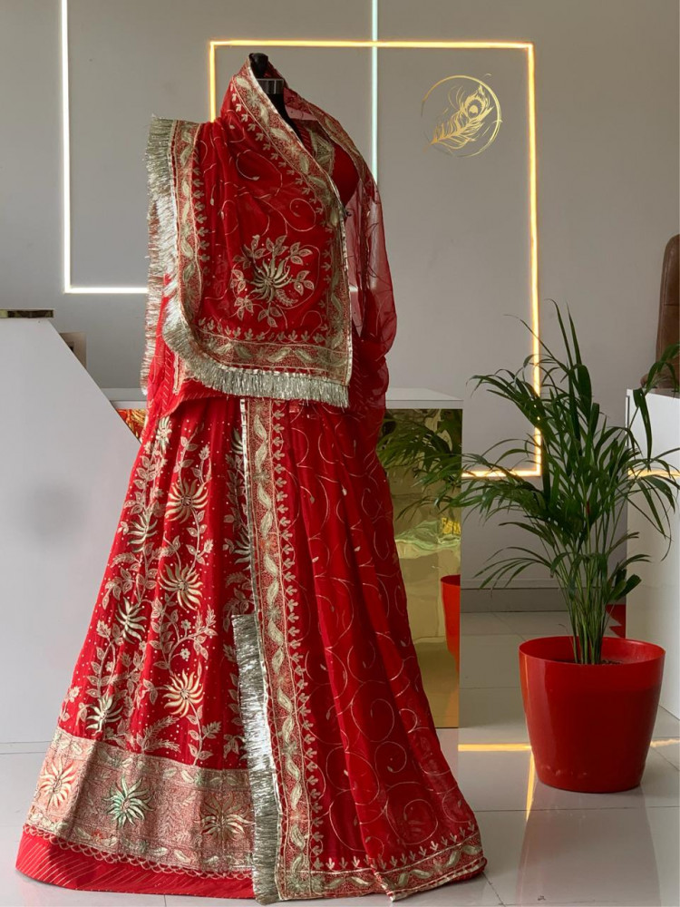 Image of Red bridal zari