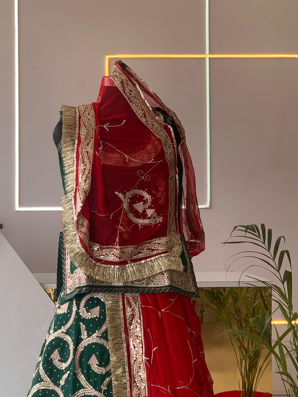 hariyali banni poshak