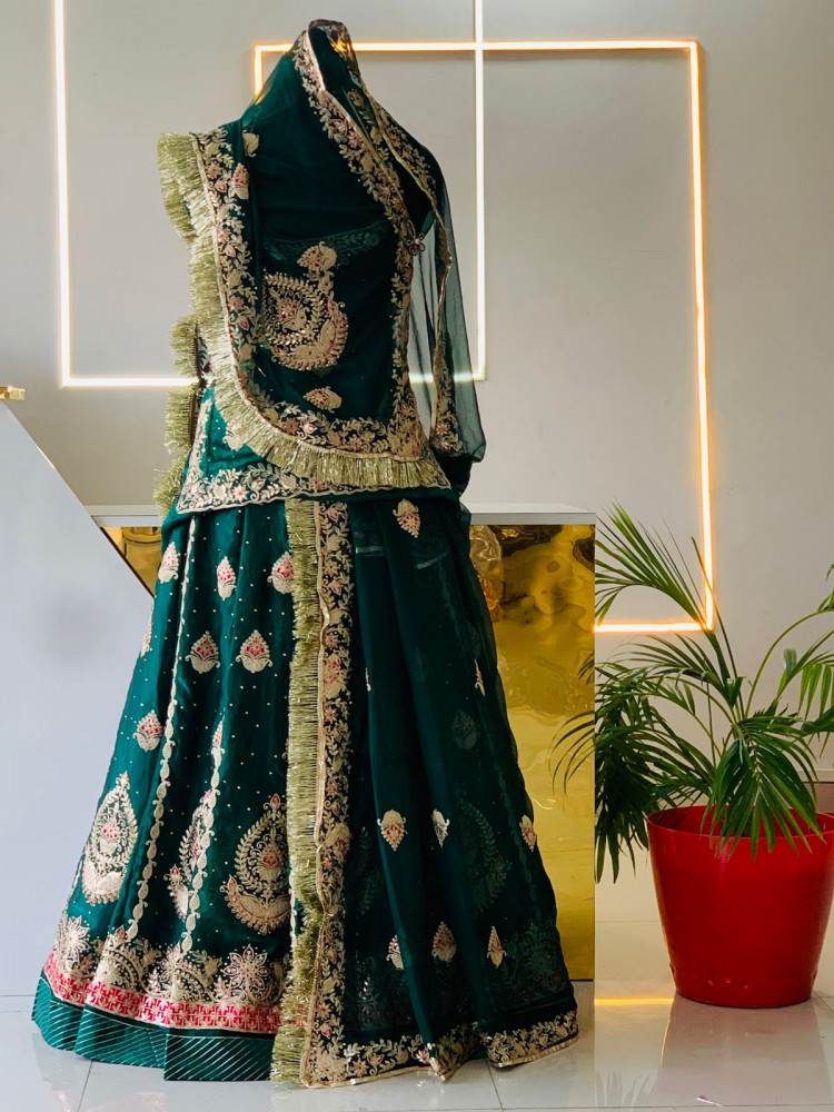 Image of gajmoti poshak