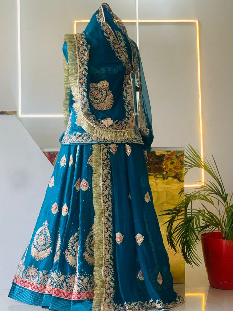 Image of Gajmoti poshak