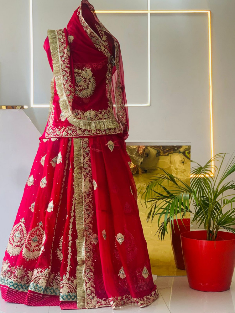 Image of Gajmoti poshak