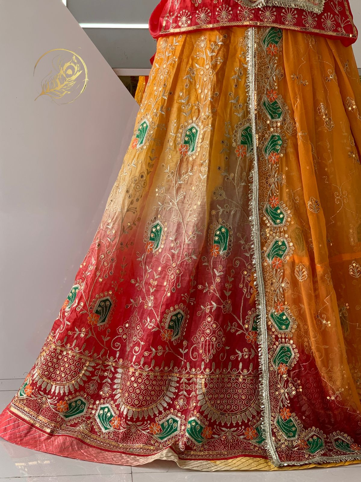 Gherdar ghoomar poshak