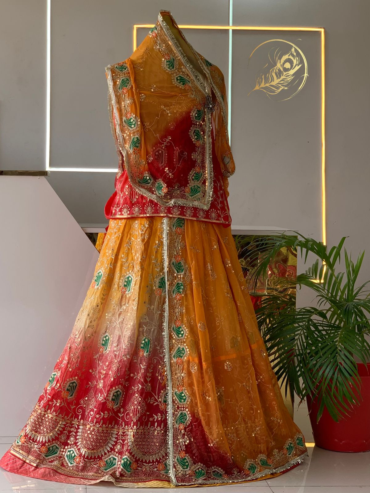 Gherdar ghoomar poshak