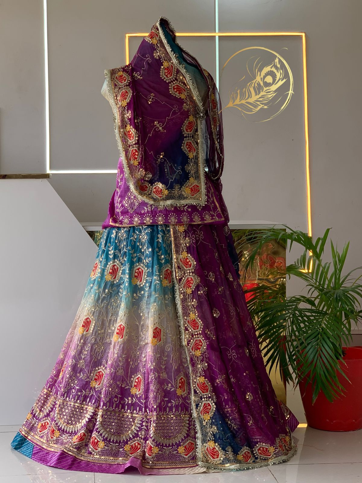 Gherdar ghoomar poshak