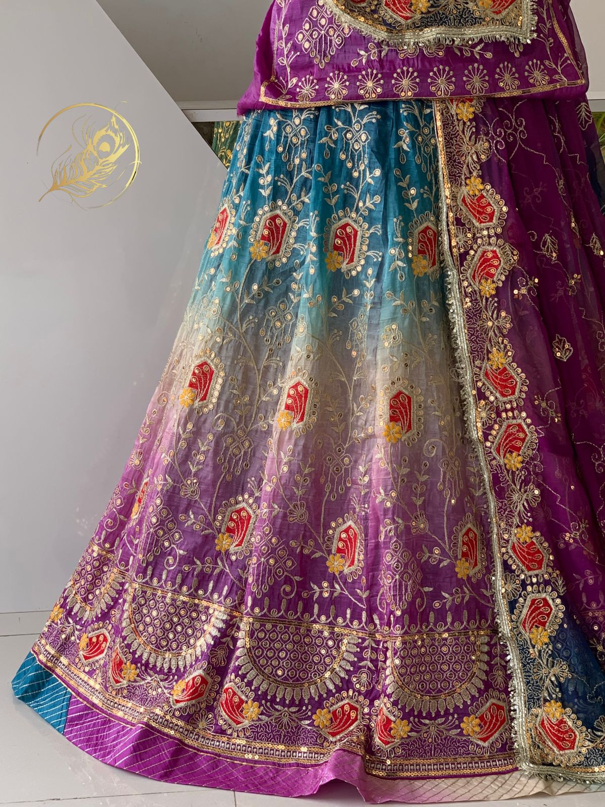 Gherdar ghoomar poshak