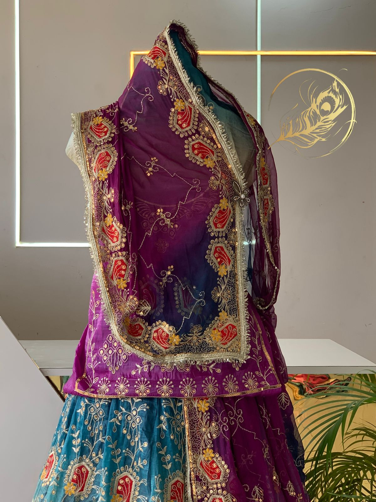 Gherdar ghoomar poshak