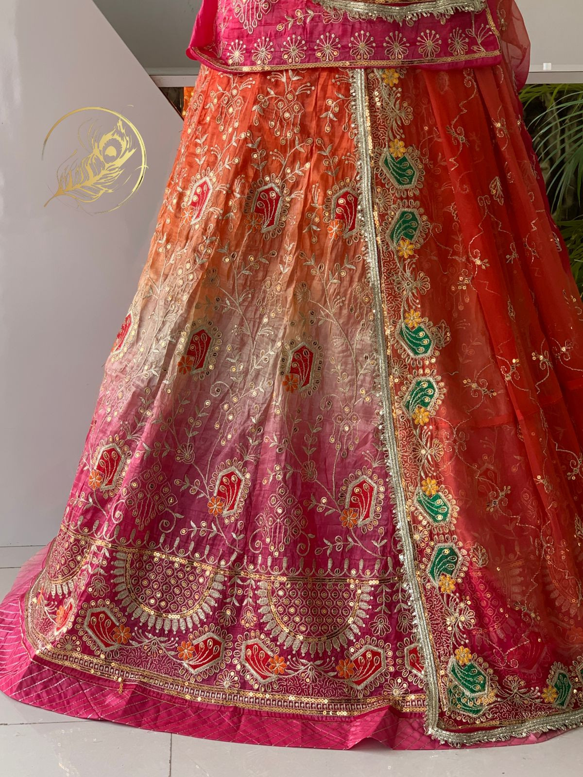 Gherdar ghoomar poshak