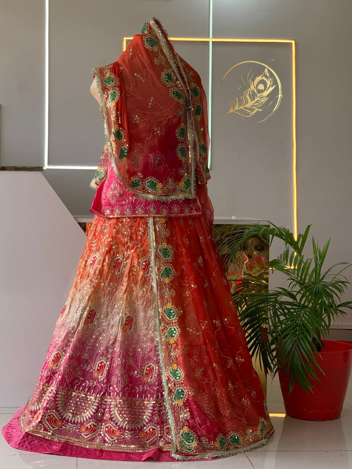 Gherdar ghoomar poshak