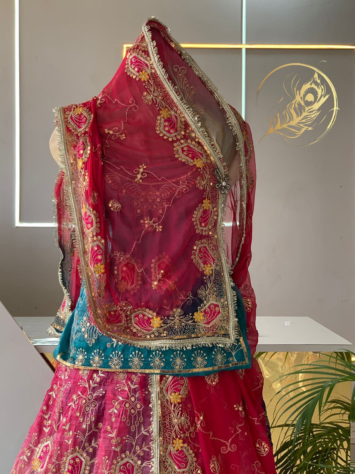 Gherdar ghoomar poshak