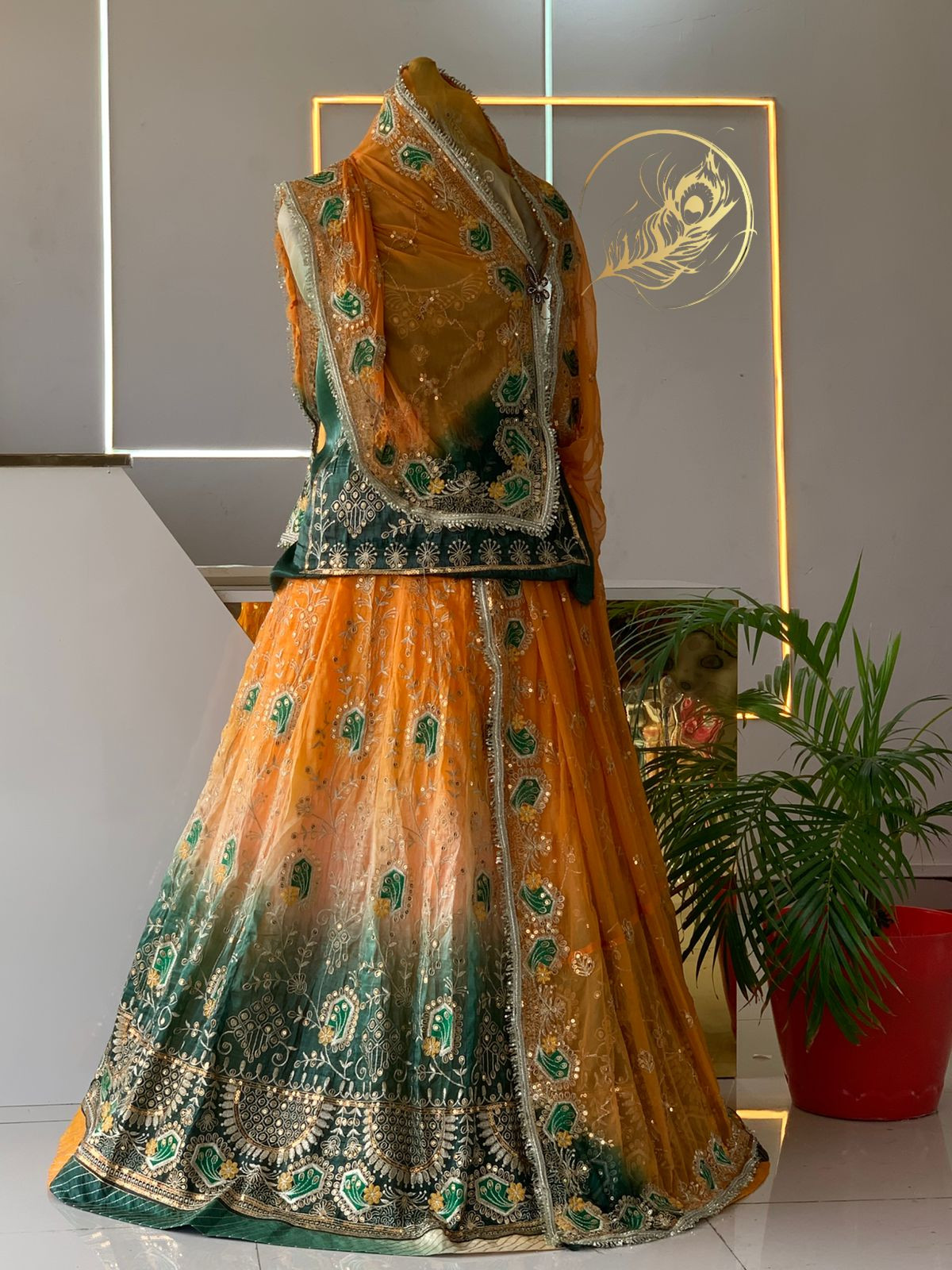Gherdar ghoomar poshak