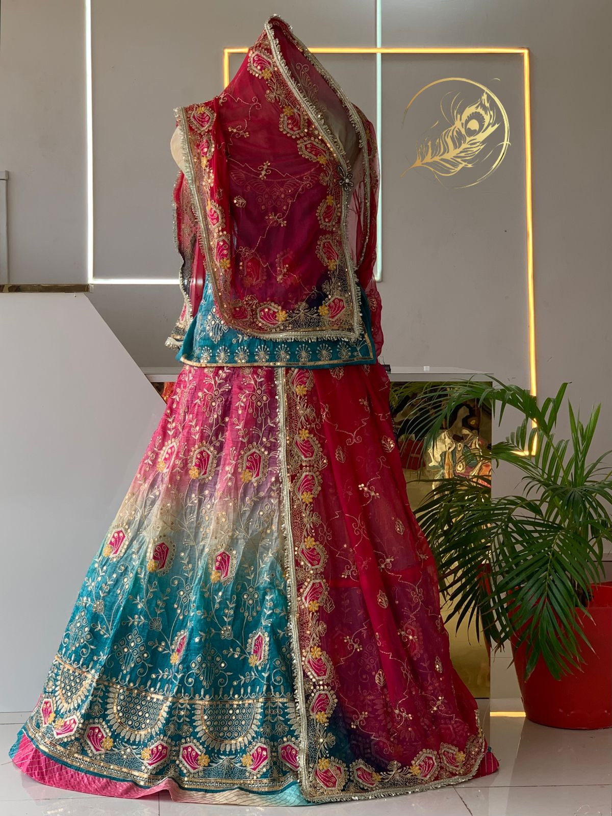 Gherdar ghoomar poshak