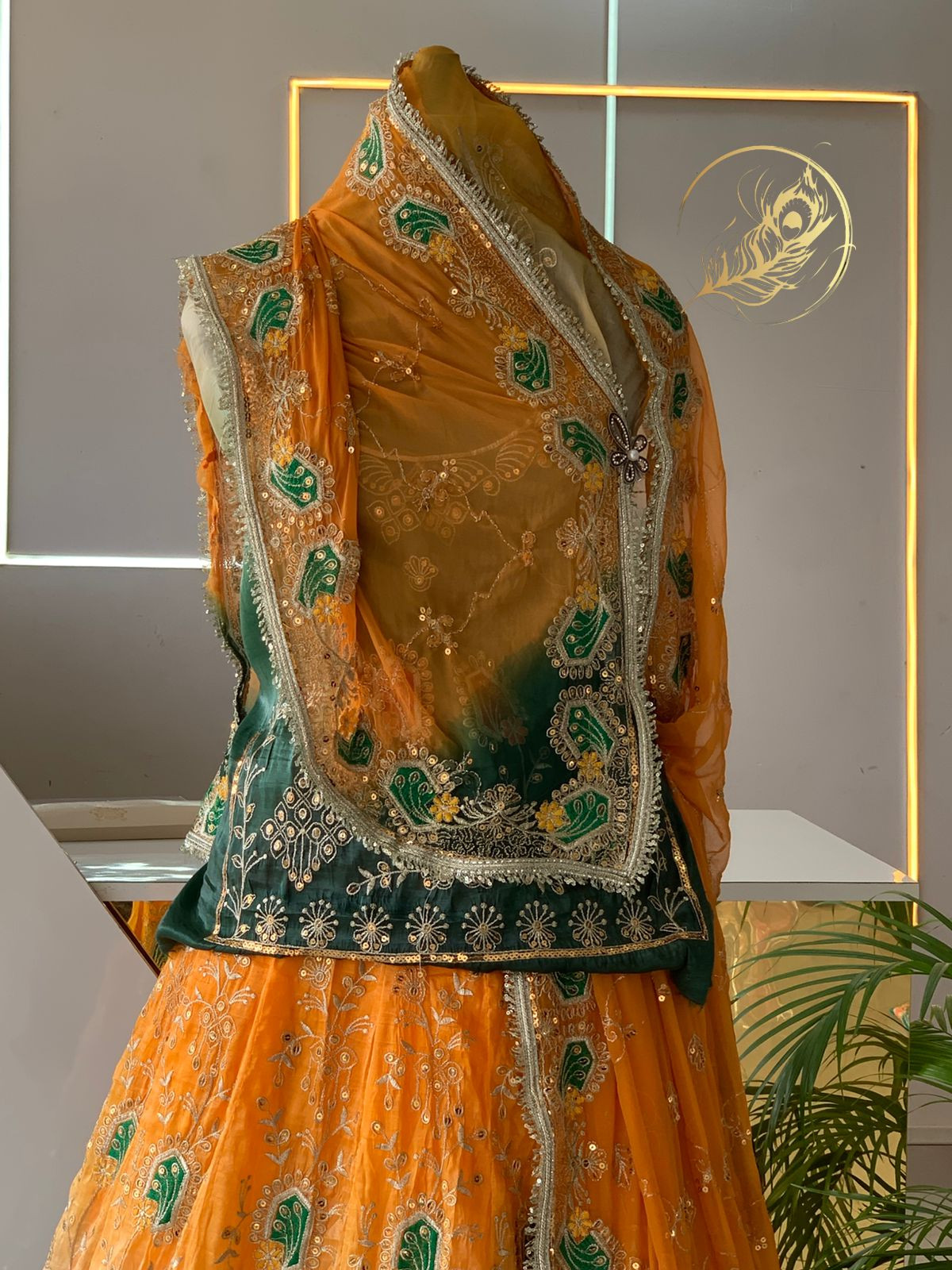 Gherdar ghoomar poshak