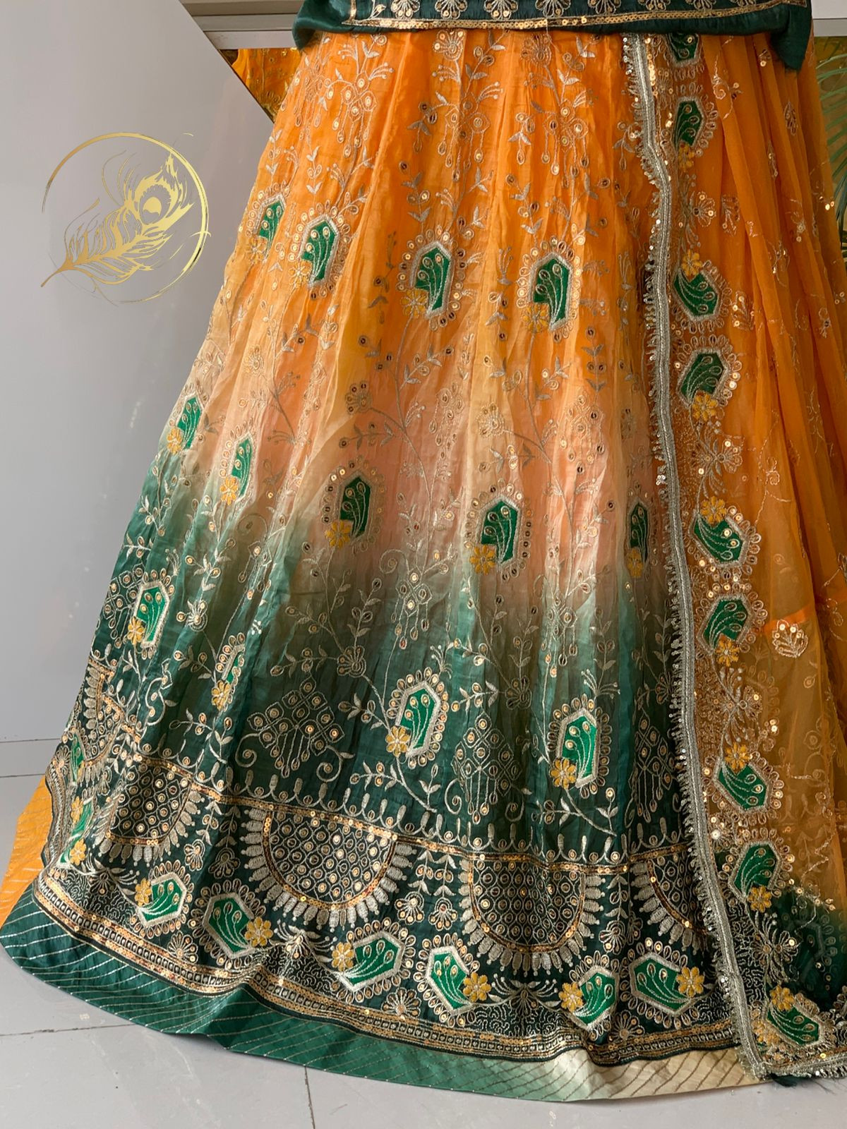 Gherdar ghoomar poshak