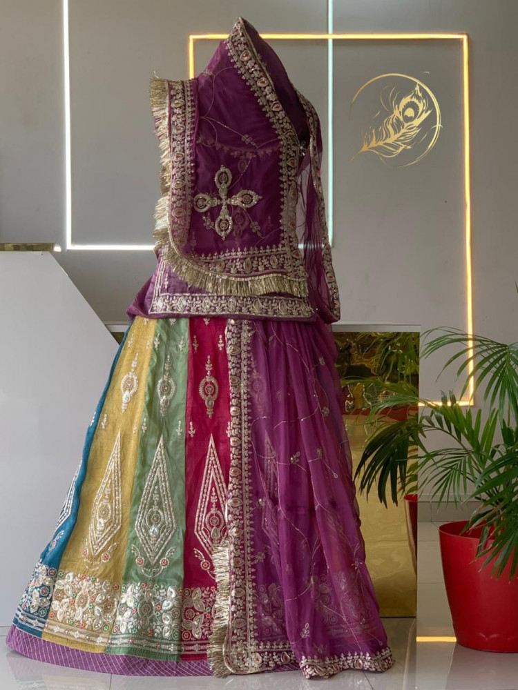 Image of Nakhrali poshak