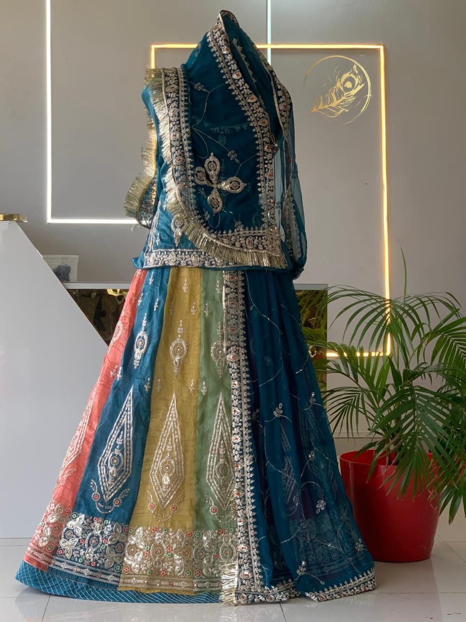Nakhrali poshak
