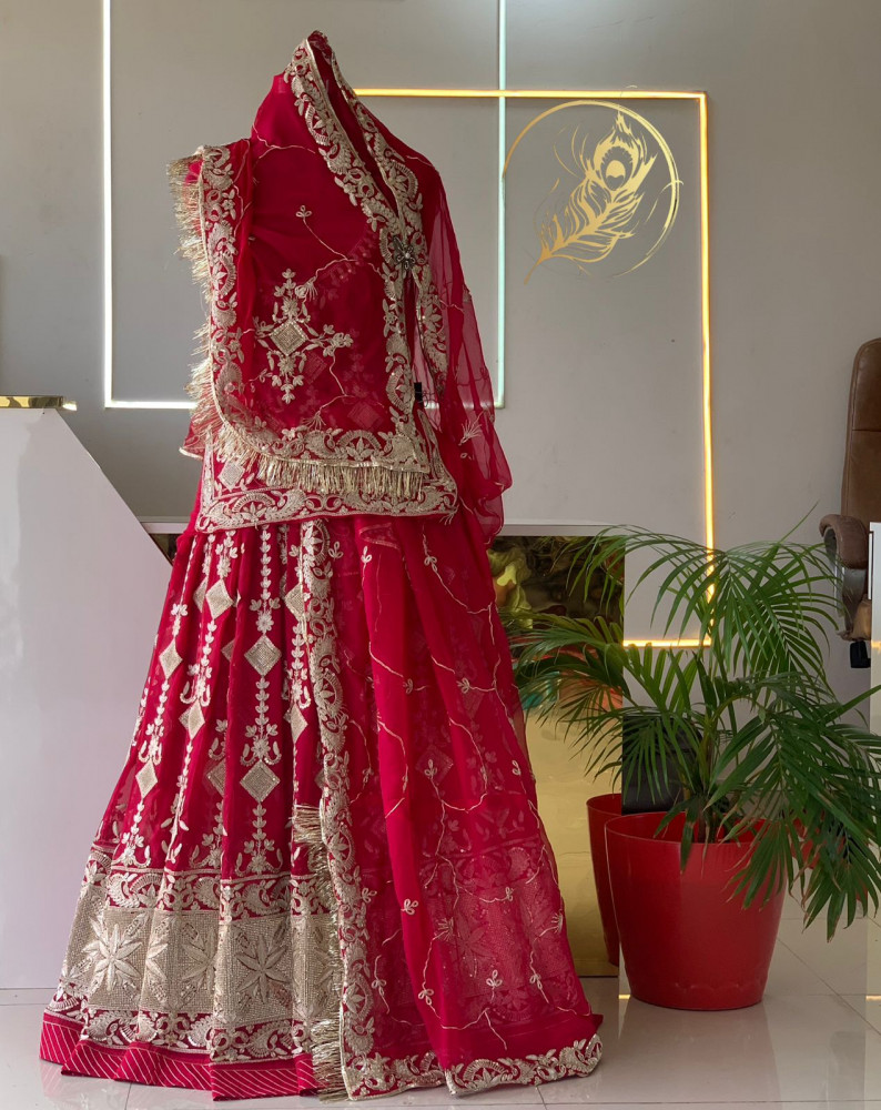 Image of JADAU DIAMONDS poshak