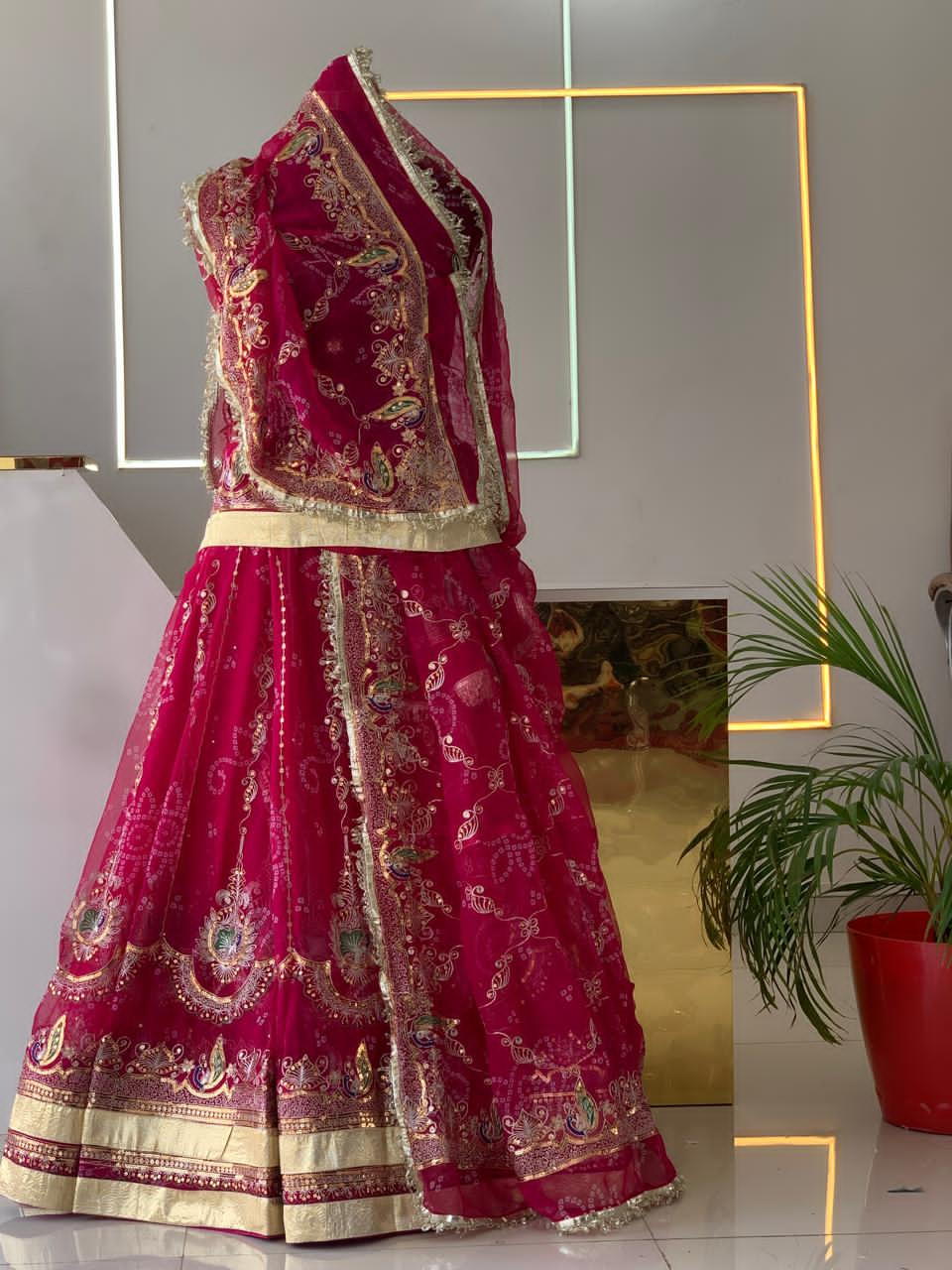 Royal georgette gherdar bandhej poshak