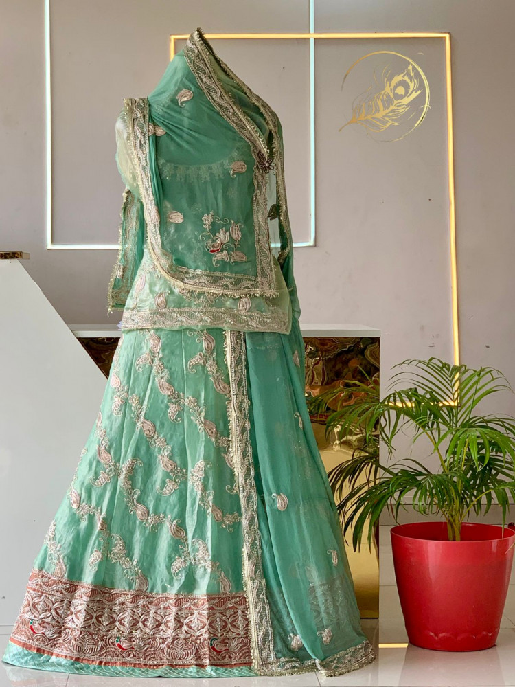 Image of rangrani poshak