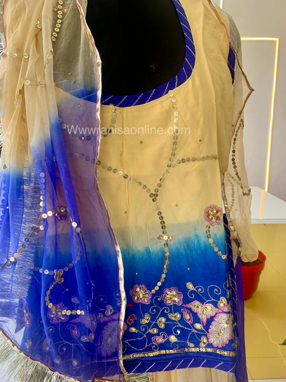 mahamaya poshak