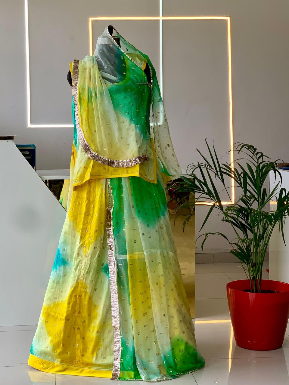 Gaytri poshak