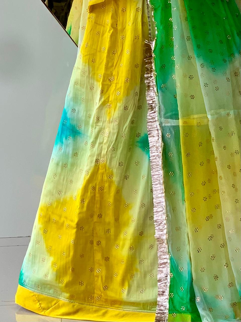 Gaytri poshak