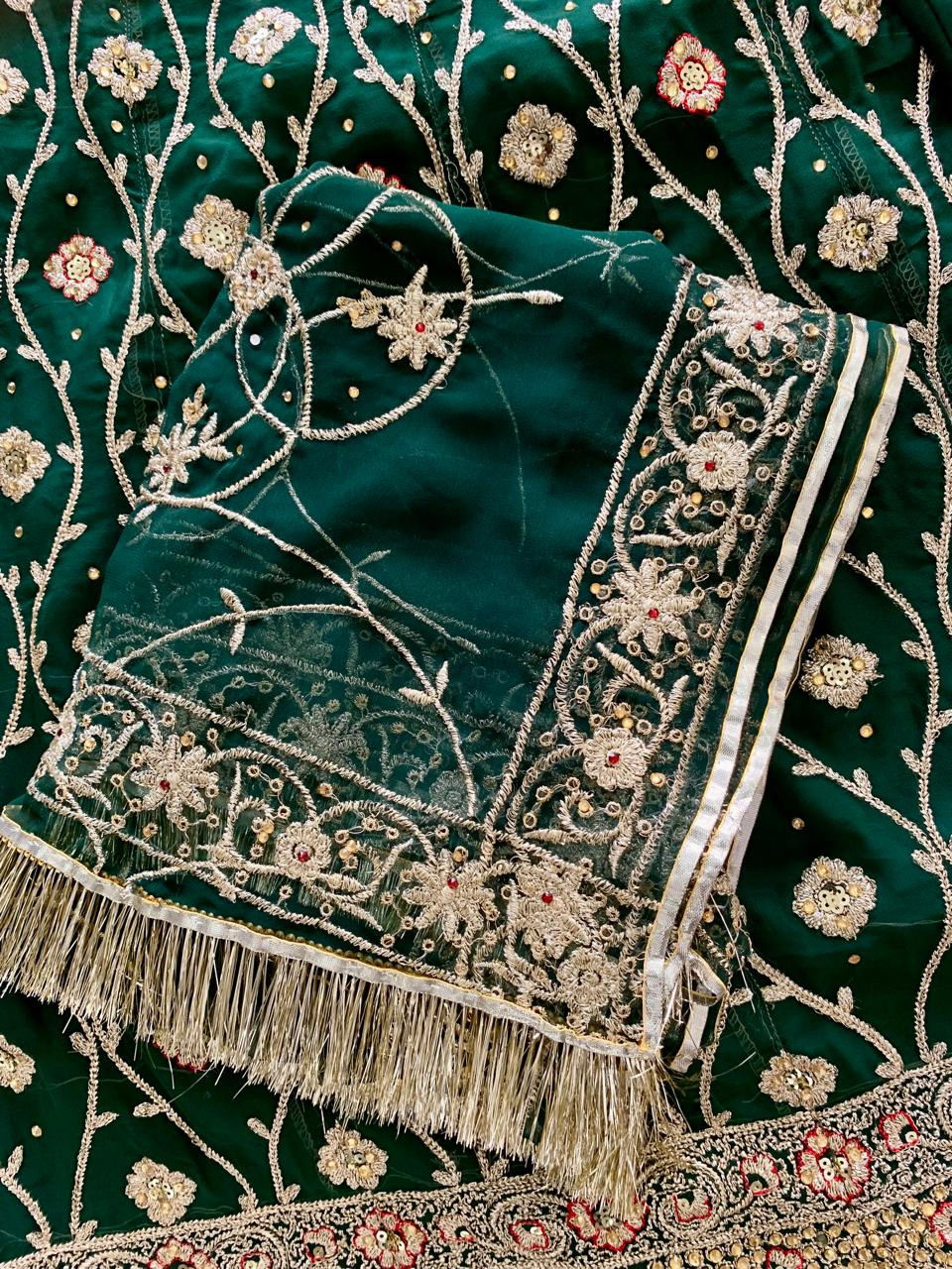 meniya poshak