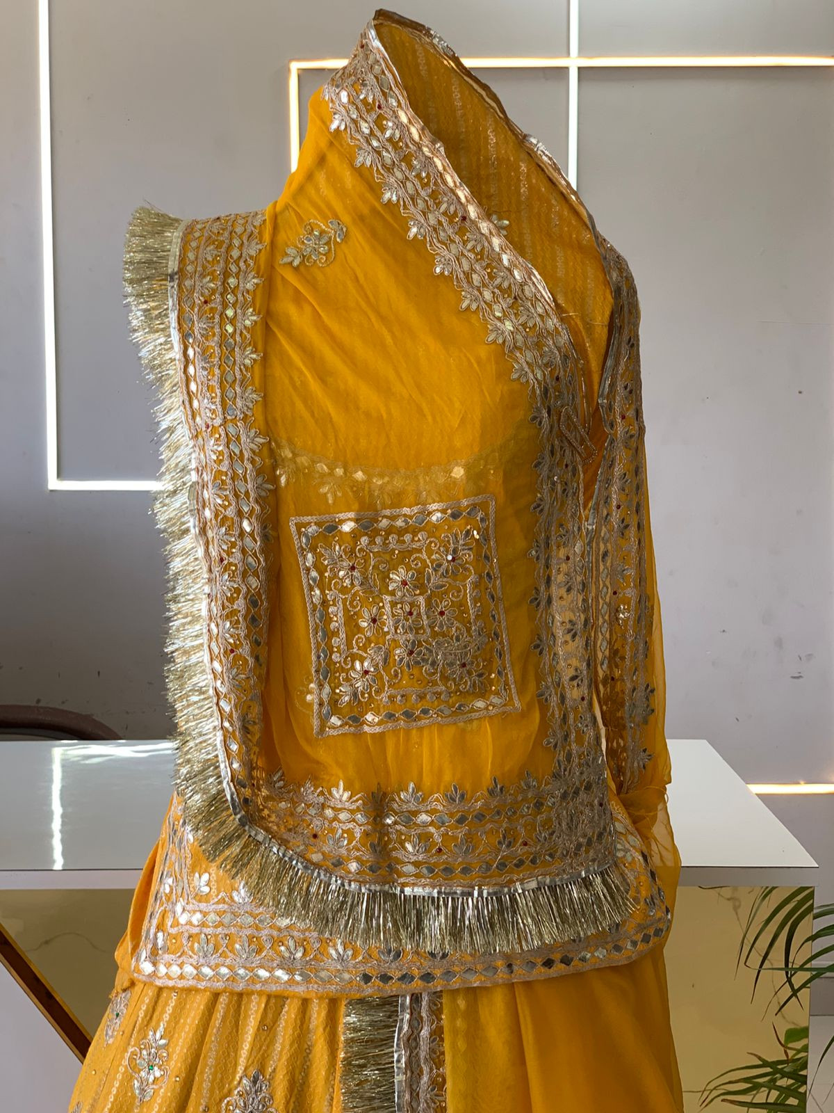 MAHAGAURI POSHAK