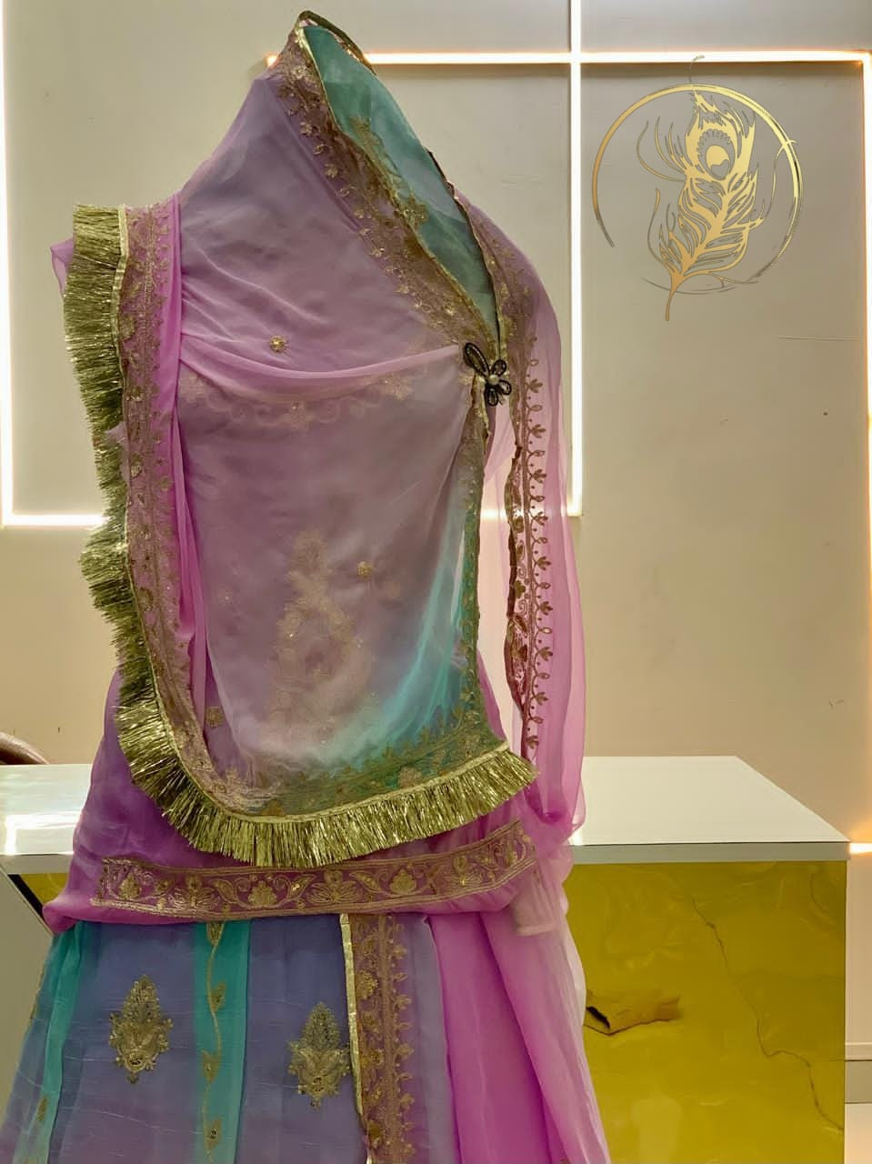 Rooprani poshak