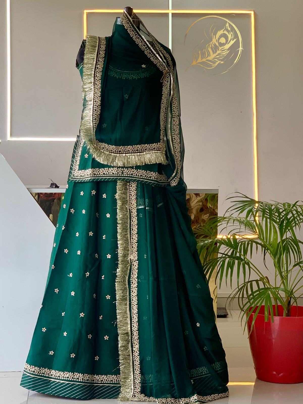 TARA POSHAK