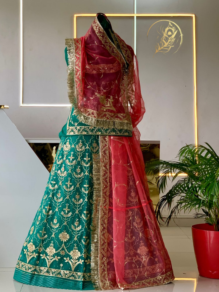 Image of neer poshak
