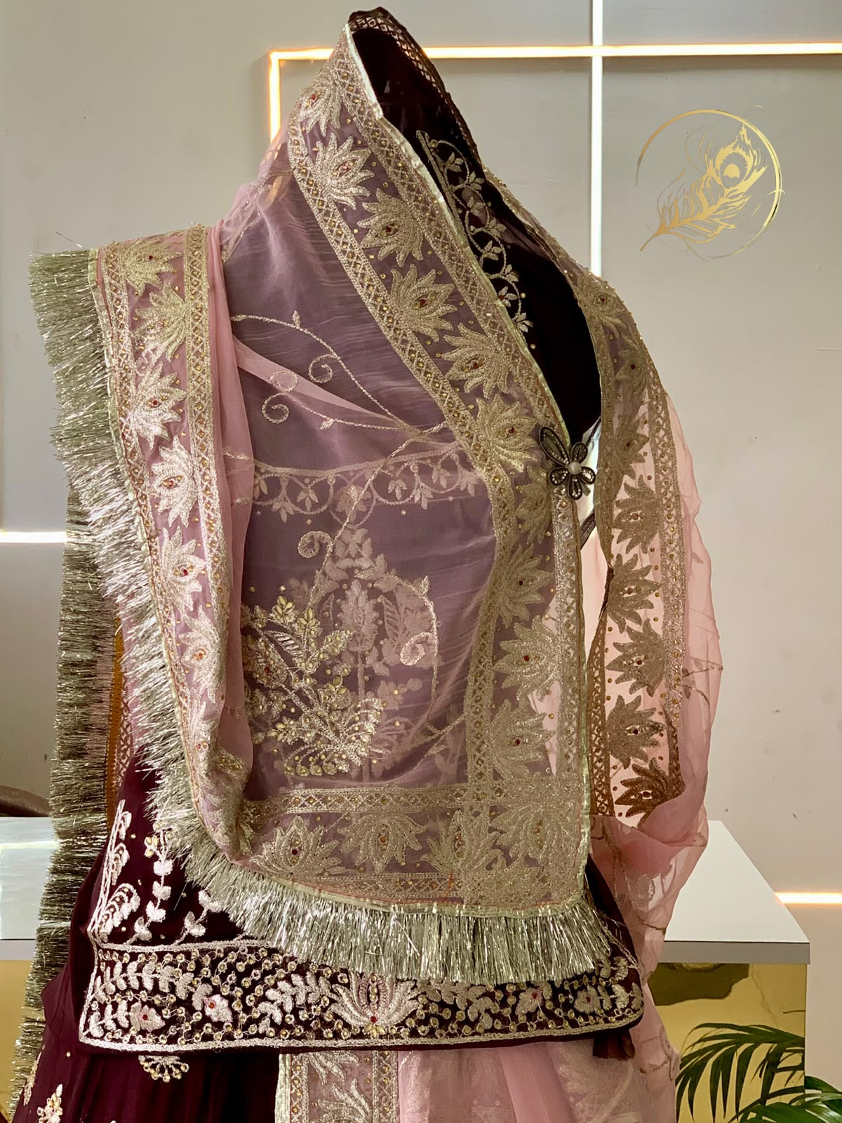 LOTUS POSHAK