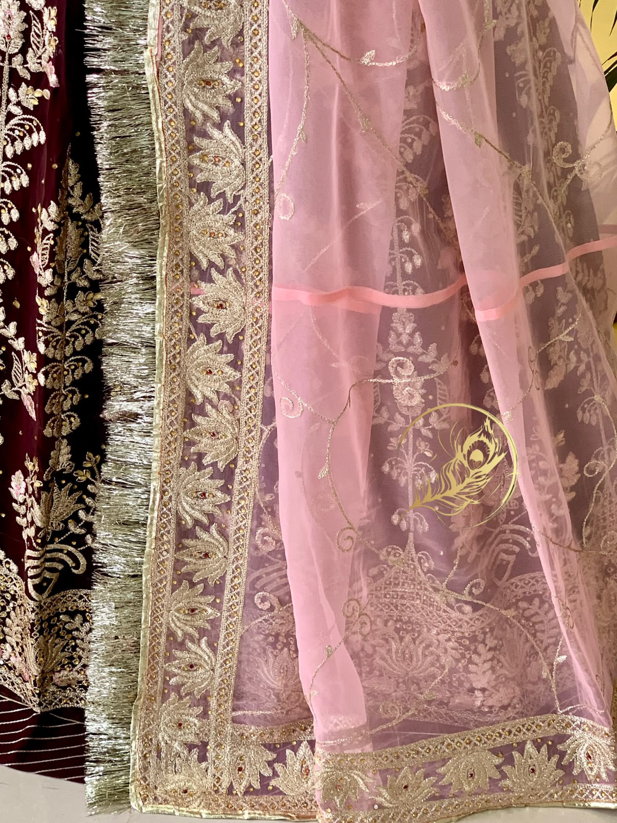 LOTUS POSHAK