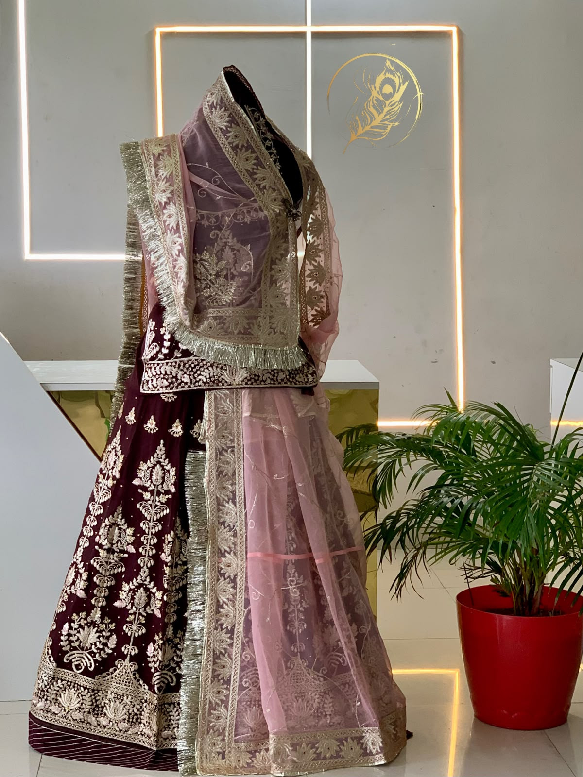 LOTUS POSHAK