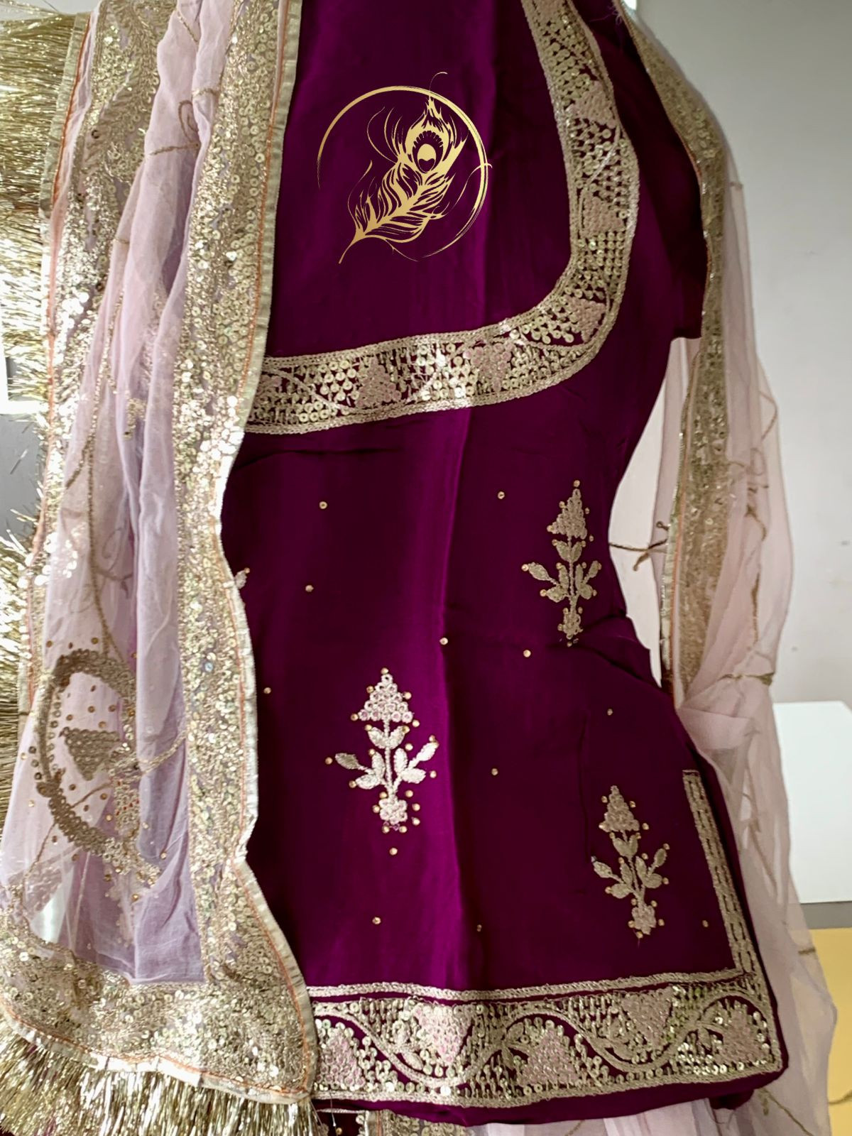 charu poshak