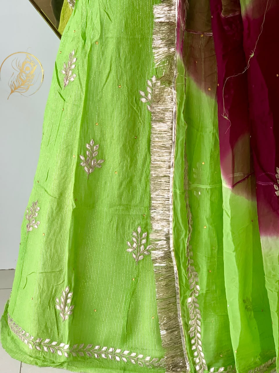 DISHANI  POSHAK