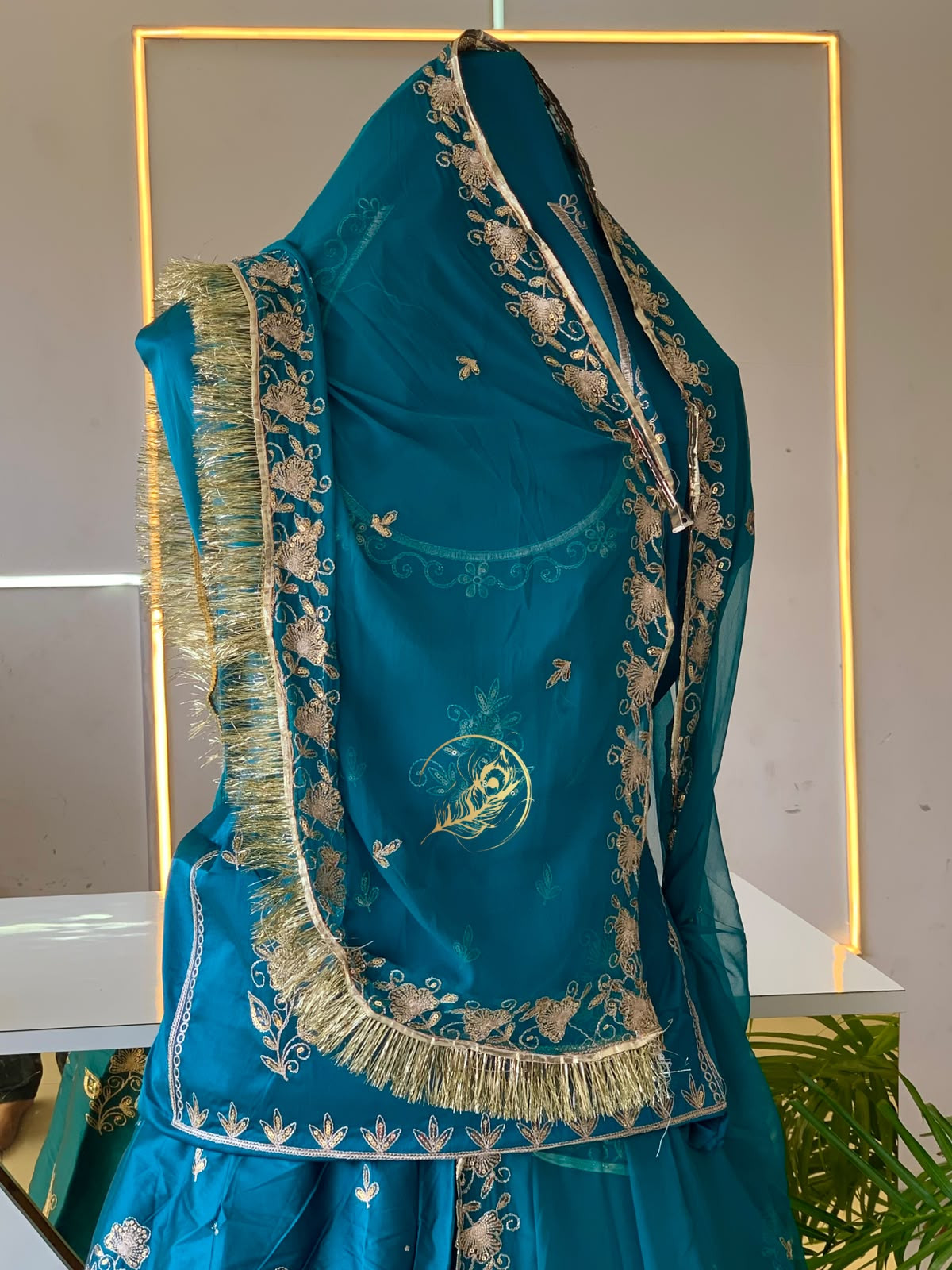 SATIN POSHAK