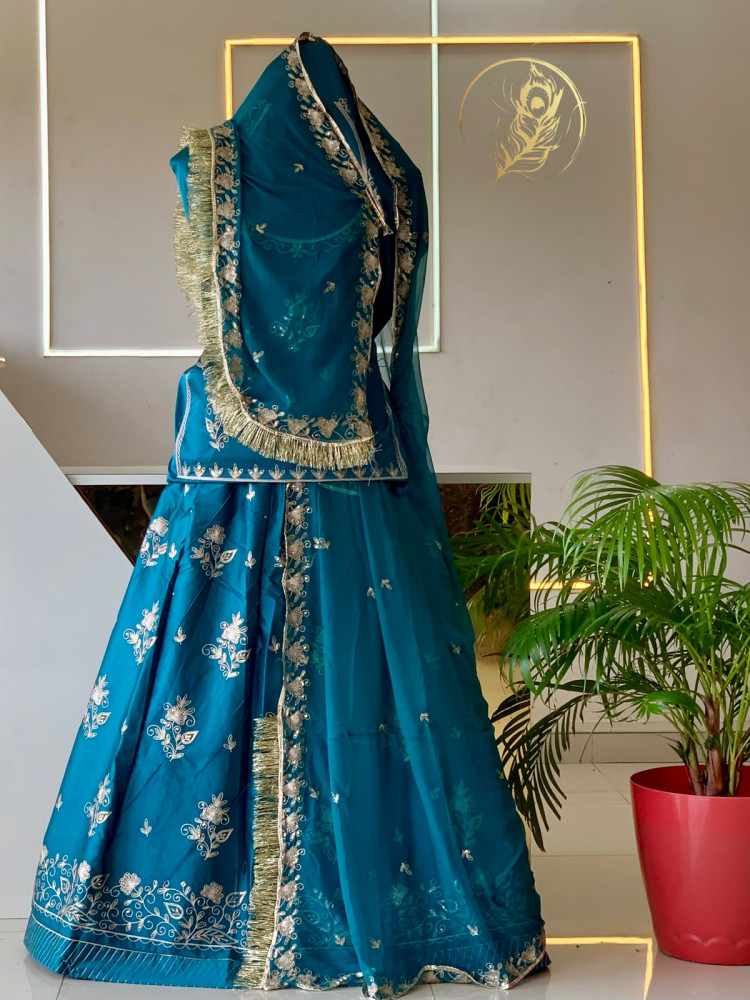 Image of SATIN POSHAK