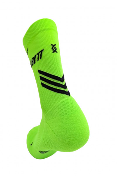 GAMBITT DISTANCE COMPRESSION SHORT SOCKS