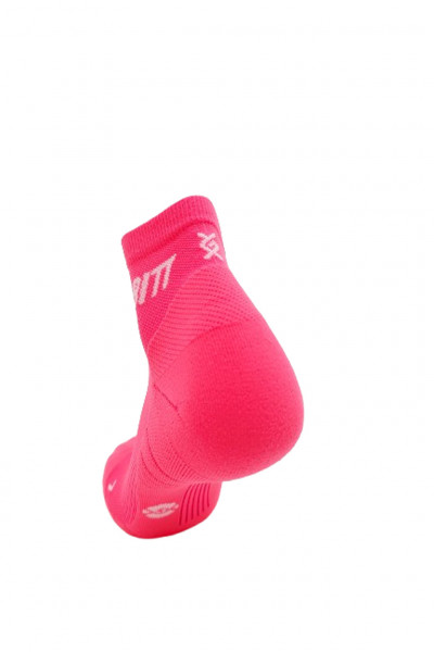 GAMBITT DISTANCE COMPRESSION LOW-CUT SOCKS