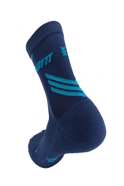 GAMBITT DISTANCE COMPRESSION SHORT SOCKS