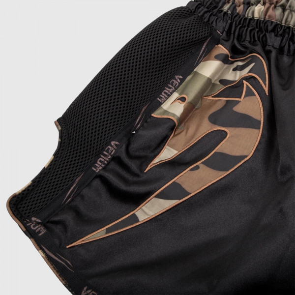 VENUM GIANT MUAY THAI SHORTS