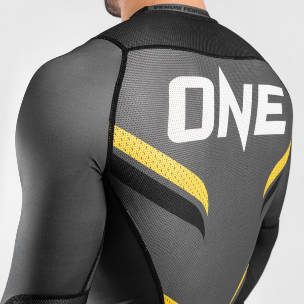 VENUM ONE FC IMPACT RASHGUARD - LS