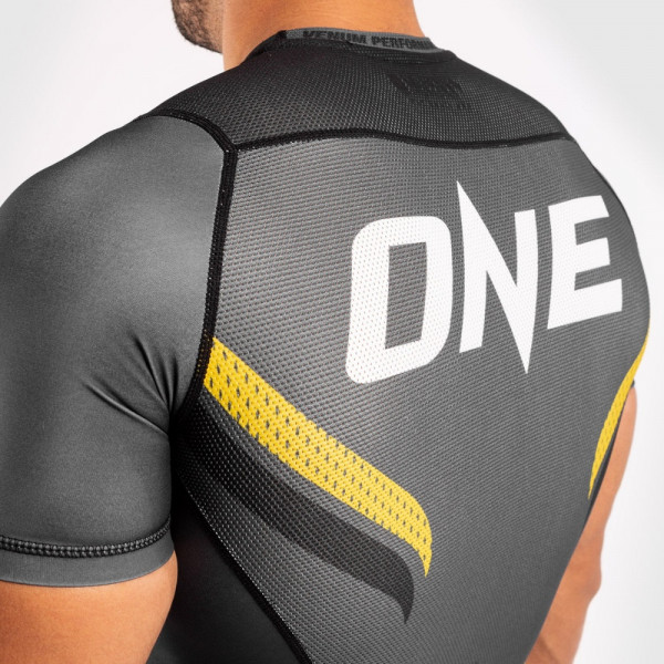VENUM ONE FC IMPACT RASHGUARD - SS