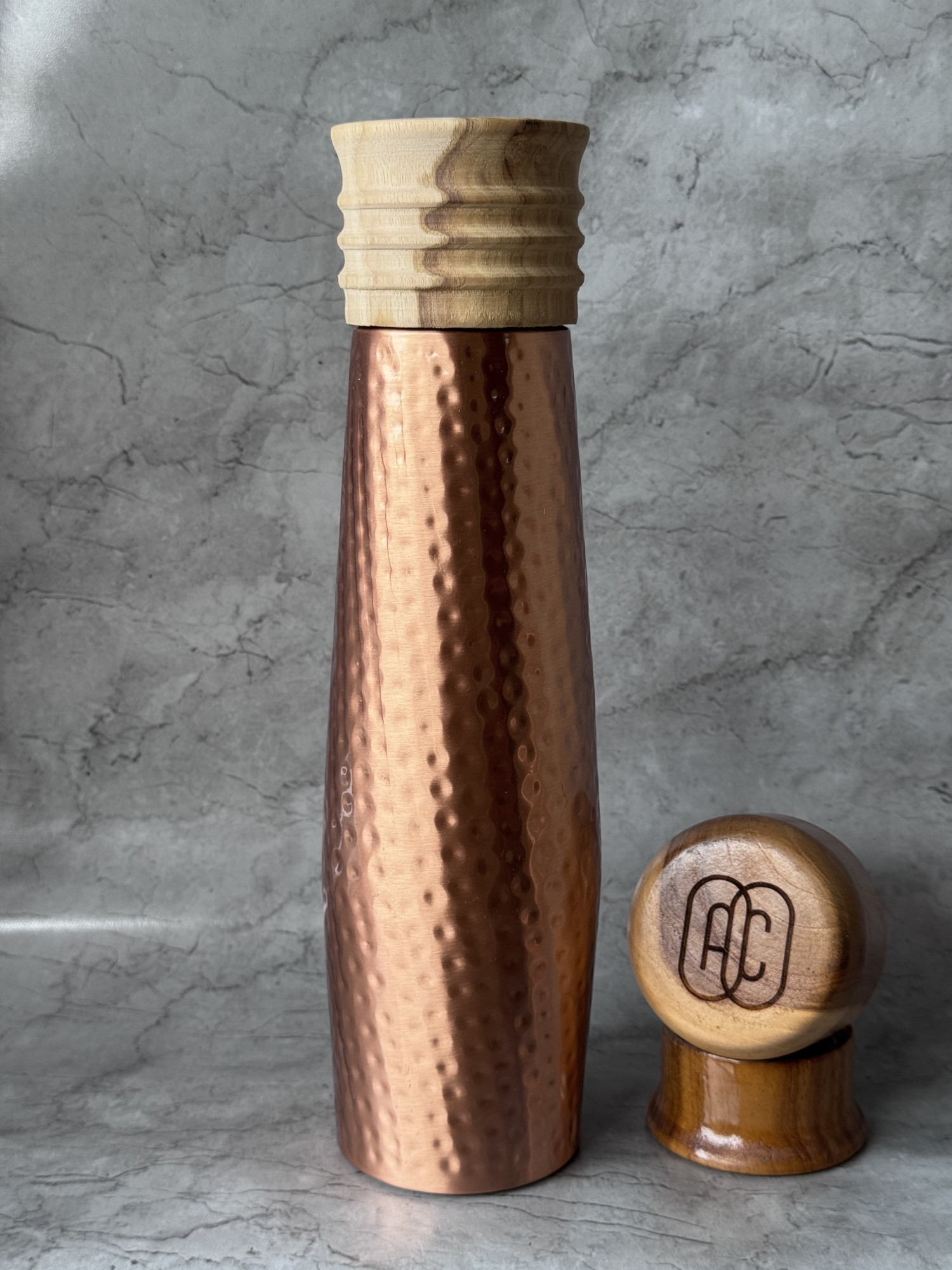 Vedavari Full Spotted Copper Bottle 1000 Ml - 1 U