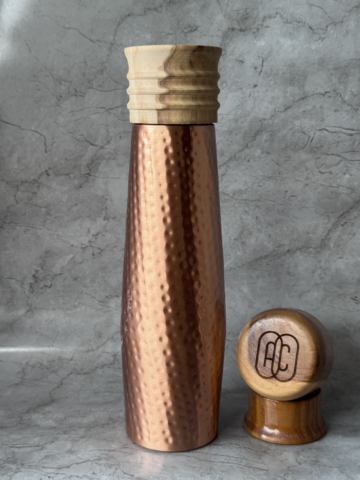 Vedavari Full Spotted Copper Bottle 1000 Ml - 1 U