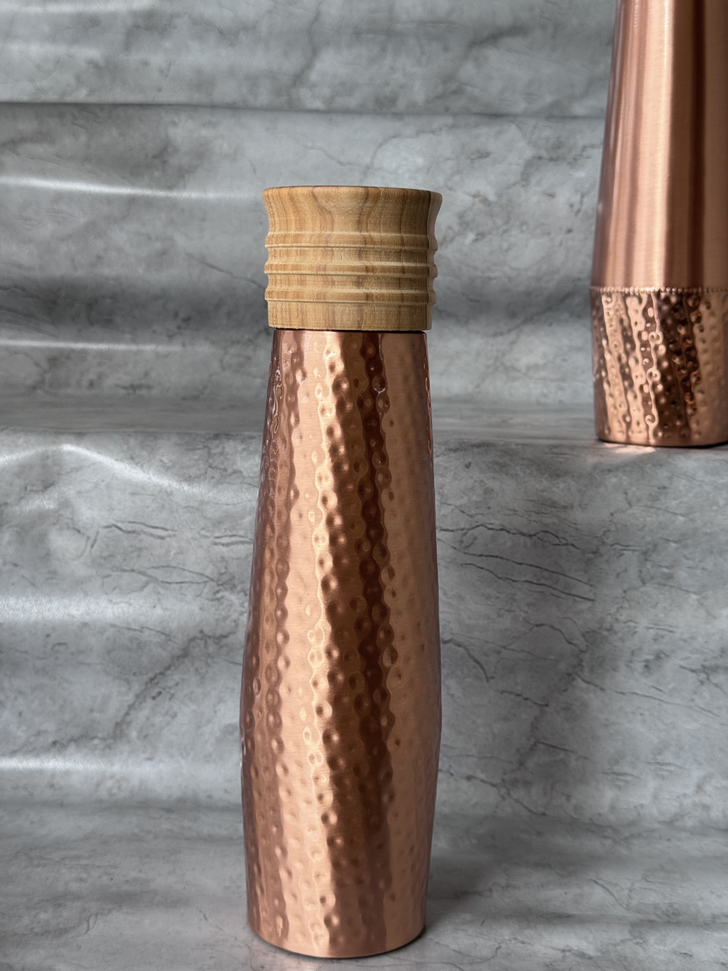 Vedavari Full Spotted Copper Bottle 1000 Ml - 1 U