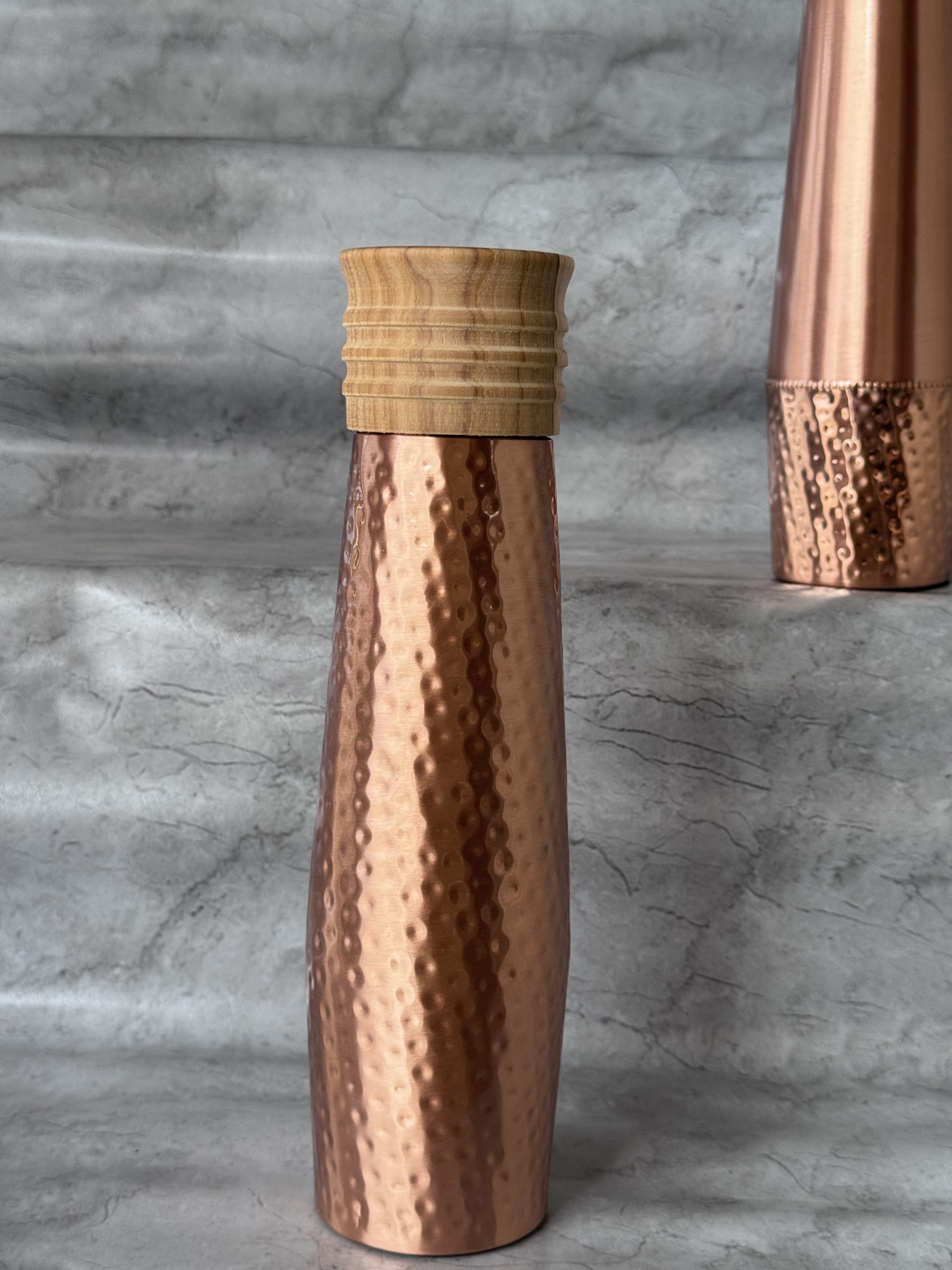Vedavari Full Spotted Copper Bottle 1000 Ml - 1 U