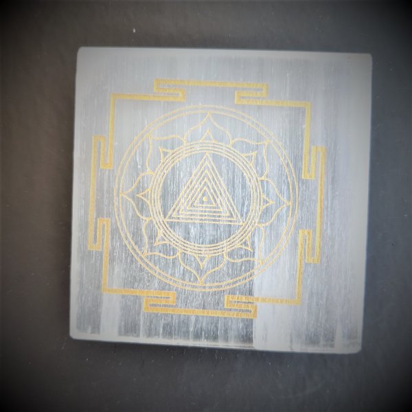 Image of Crystal Selenite Engraved Positive Chakra + Meditation Plate